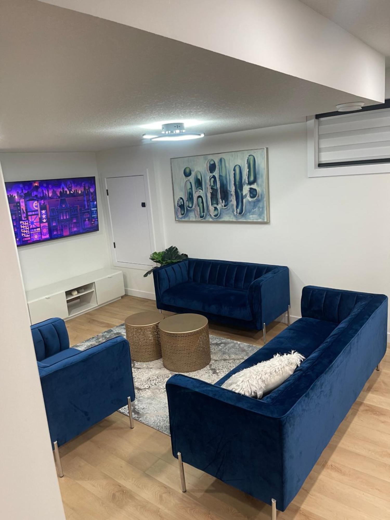 Stylish 2 Bedroom Suite In Sw Edmonton Close To Windermere And Edmonton International Airport Экстерьер фото