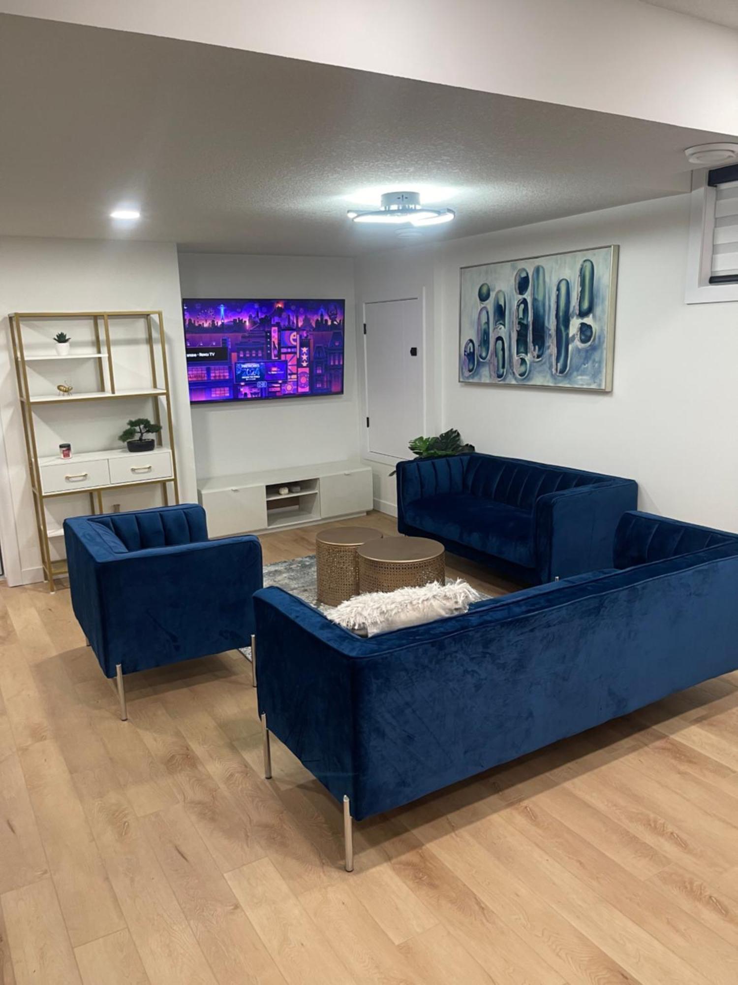 Stylish 2 Bedroom Suite In Sw Edmonton Close To Windermere And Edmonton International Airport Экстерьер фото